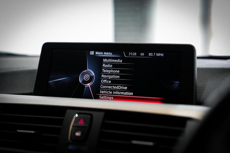 BMW 3 SERIES