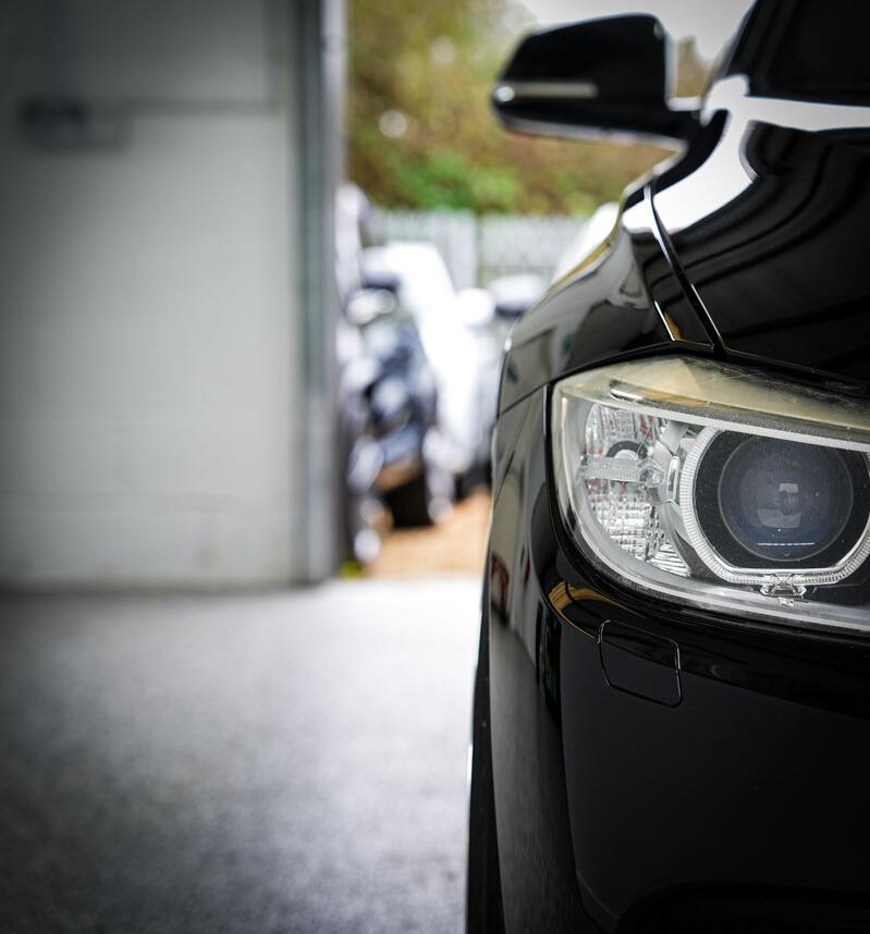 BMW 3 SERIES