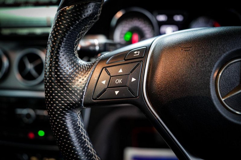 MERCEDES-BENZ GLA CLASS